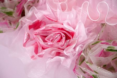 Corona de Jardín de Rosas Rosadas Románticas